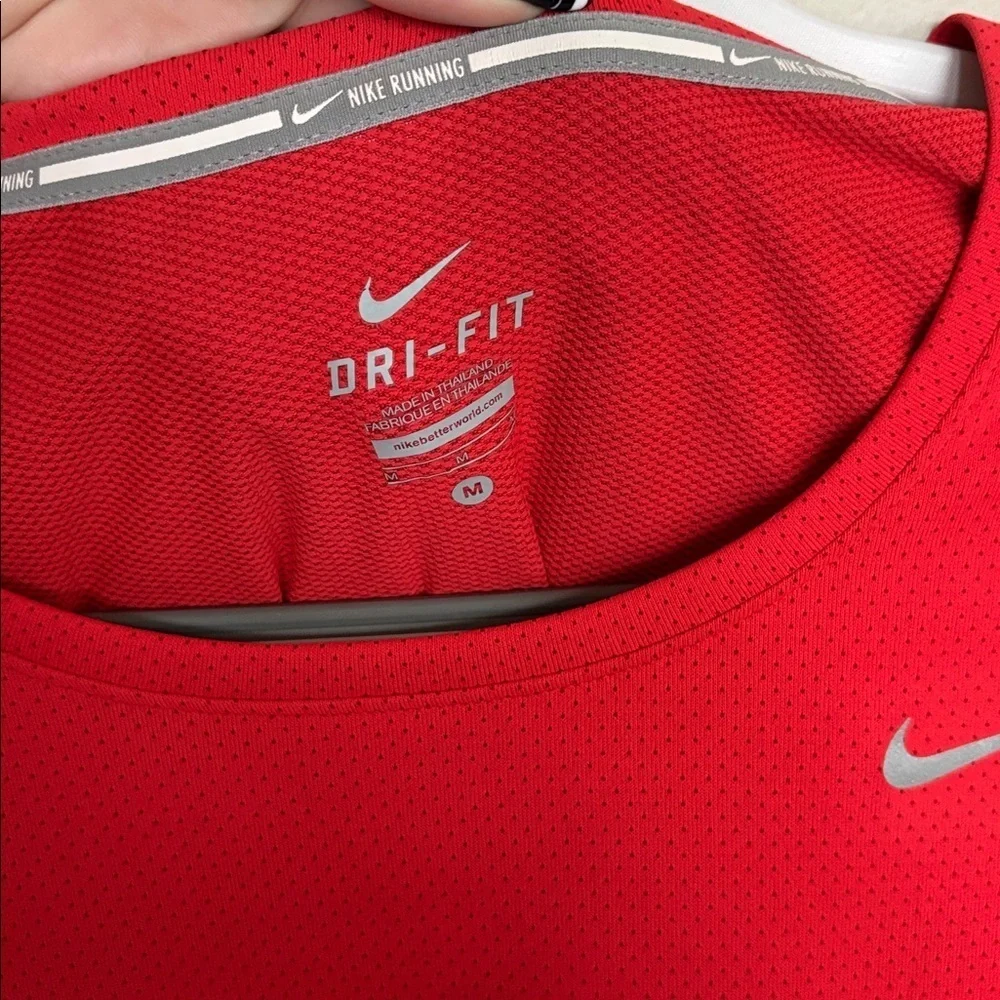 Nike Dri-FIT Women’s Running Long Sleeve Red Mesh Top Size M